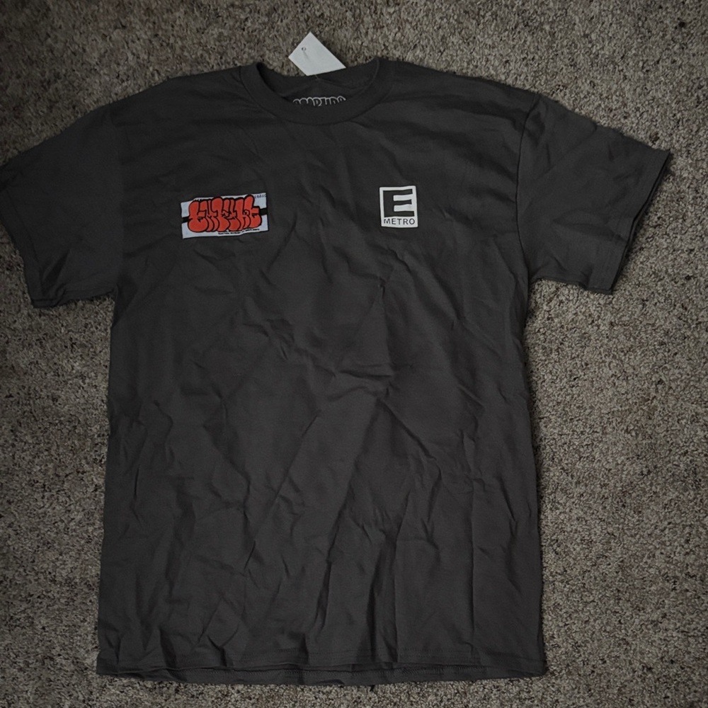 Metro Men's Dark Gray Graphic Tee